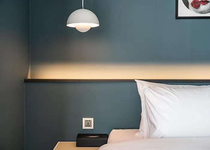 Hotel Brown Dot Signature 3*