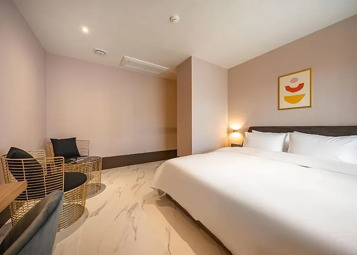 Brown Dot Signature 3* 釜山広域市