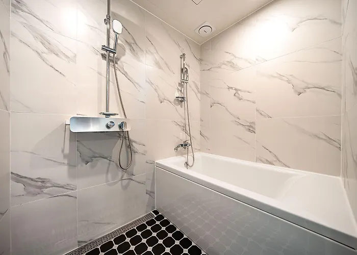 Brown Dot Signature 3* Pusan